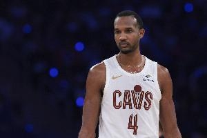 從DPOY+二陣+一防到顆粒無收！莫布里本季場均18.2分 握頂薪合同